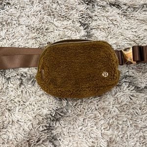 Lululemon Sherpa Fanny Pack